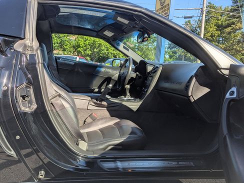 Used 2005 Chevrolet Corvette Coupe w/ Preferred Equipment Group image 24