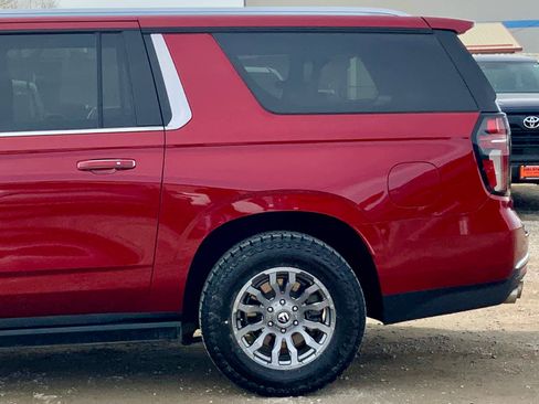 Used 2021 Chevrolet Suburban High Country image 12