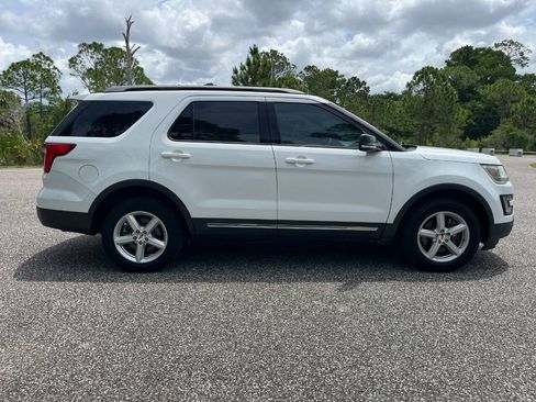 Used 2017 Ford Explorer XLT w/ Class II Trailer Tow Package AWD/4WD image 6