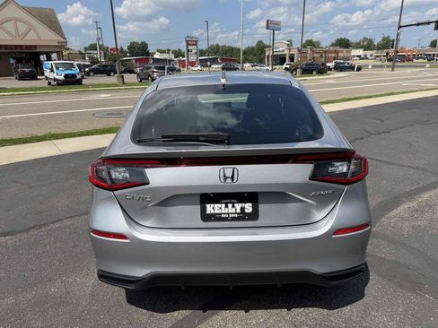 Used 2022 Honda Civic Sport image 4