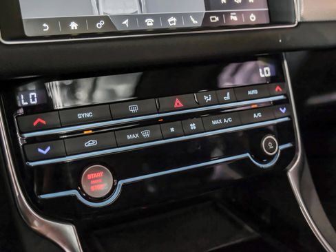 Used 2020 Jaguar XF Prestige RWD image 23