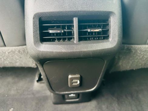 Used 2020 Chevrolet Equinox Premier image 22