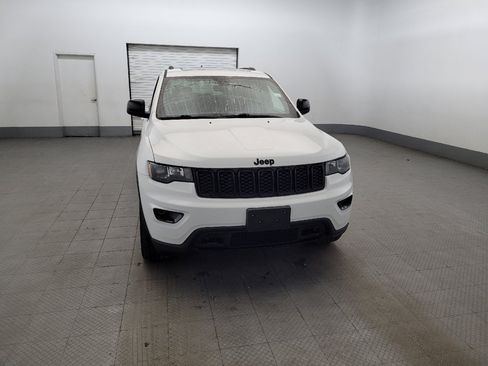 Used 2019 Jeep Grand Cherokee Laredo AWD/4WD image 14