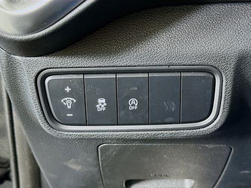 Used 2025 Kia Soul LX w/ LX Technology Package image 16