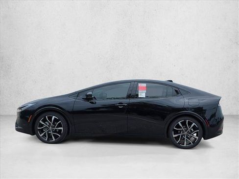 Used 2025 Toyota Prius Plug-In Hybrid w/ Limited Premium Package FWD image 5