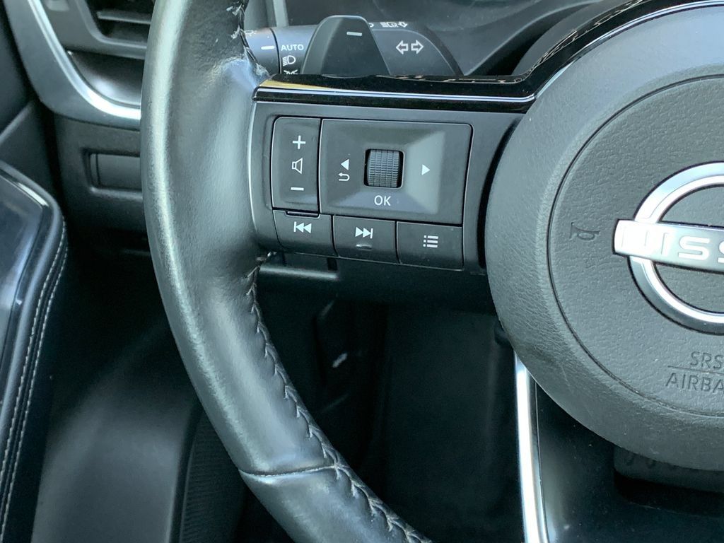 Used 2023 Nissan Rogue SV w/ SV Premium B Package FWD image 13