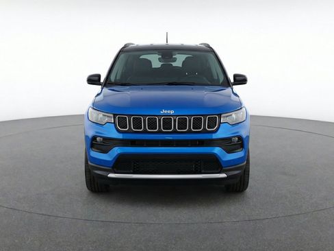 Used 2025 Jeep Compass Limited AWD/4WD image 2