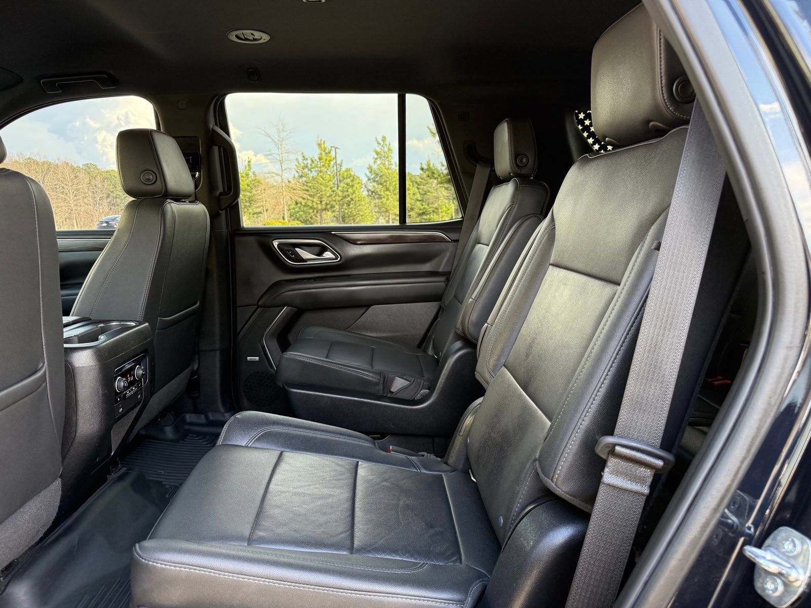 Used 2022 Chevrolet Tahoe Z71 w/ Luxury Package AWD/4WD image 37