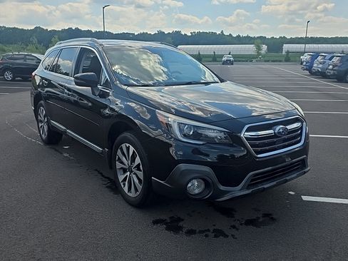 Used 2019 Subaru Outback 2.5i Touring AWD/4WD image 3