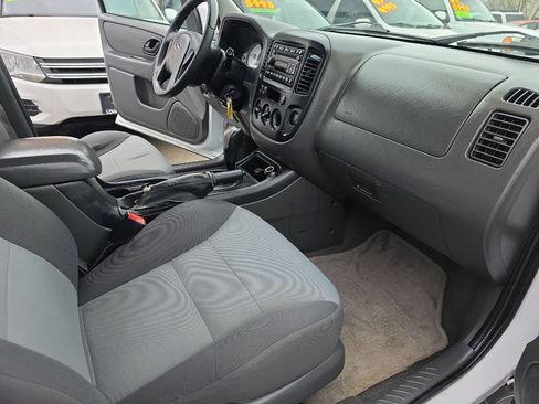 Used 2006 Ford Escape XLS AWD/4WD image 13