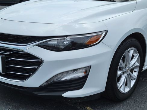 Used 2024 Chevrolet Malibu LT FWD image 9