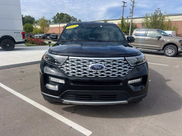 Used 2023 Ford Explorer Platinum w/ Technology Package AWD/4WD image 2