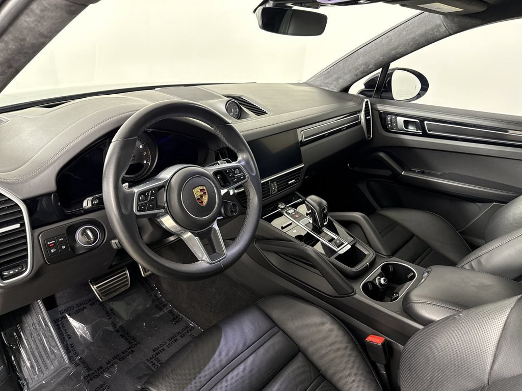 Certified 2023 Porsche Cayenne GTS AWD/4WD image 4