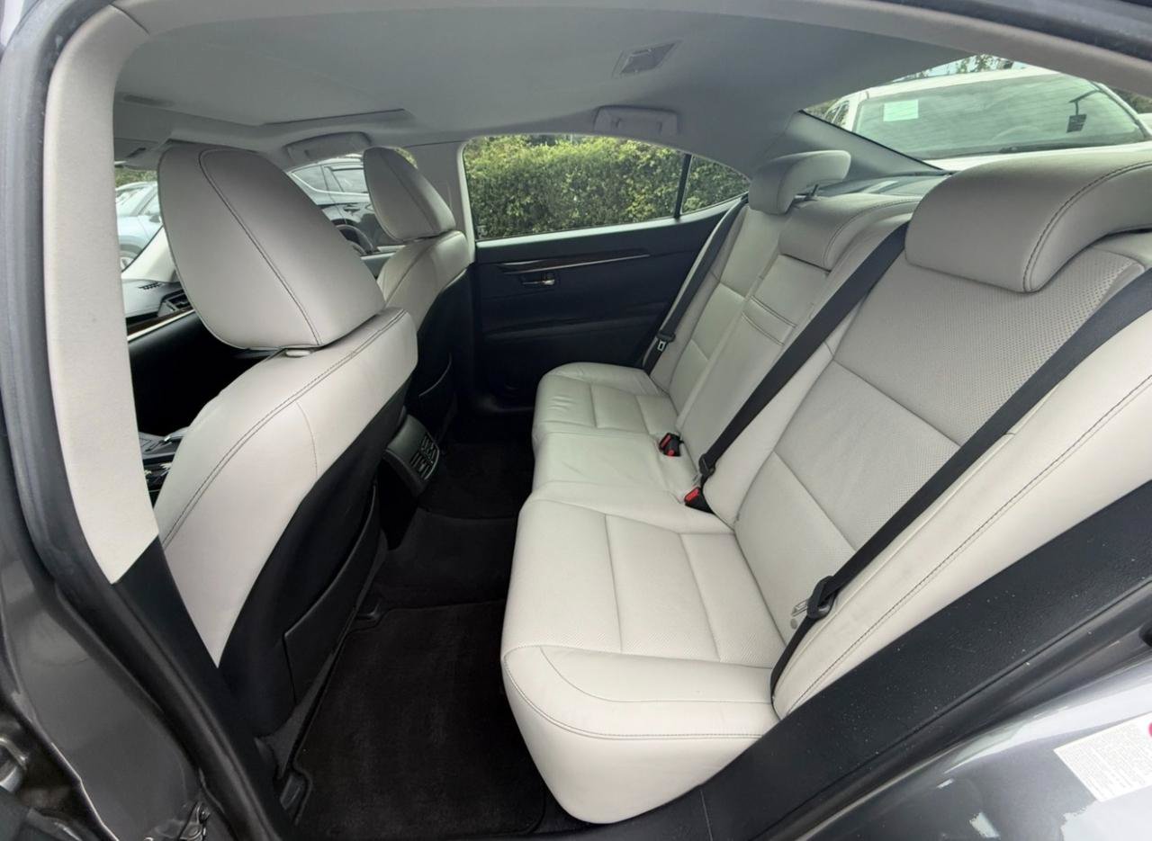 Used 2014 Lexus ES 350 w/ Luxury Package FWD image 12