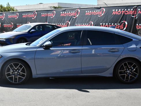 Used 2023 Honda Civic Sport Touring image 4