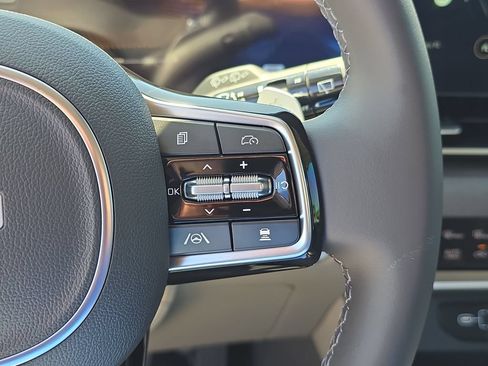 New 2026 Kia Carnival EX FWD image 32
