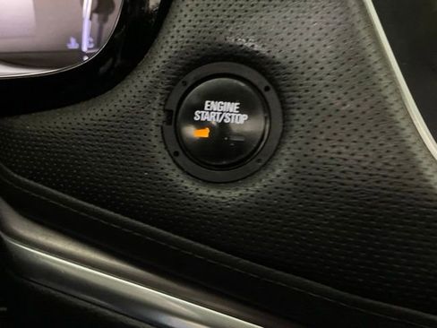 Used 2017 Cadillac XT5 Luxury w/ Driver Awareness Package image 20