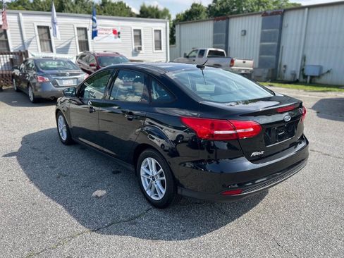 Used 2017 Ford Focus SE image 6