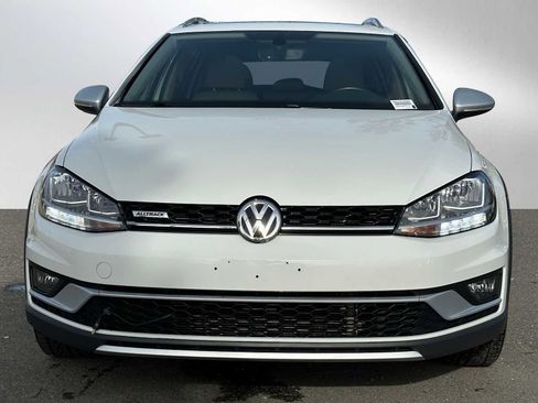 Used 2019 Volkswagen Golf Alltrack SE image 8