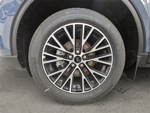 New 2025 Ford Escape SE w/ Class II Trailer Tow Package image 14