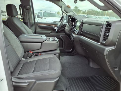 Used 2025 Chevrolet Silverado 2500 LT w/ Convenience Package image 19