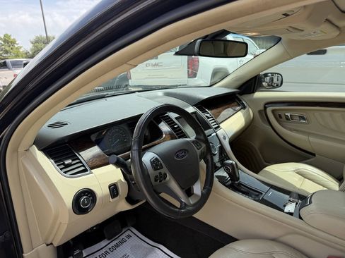 Used 2013 Ford Taurus Limited FWD image 6