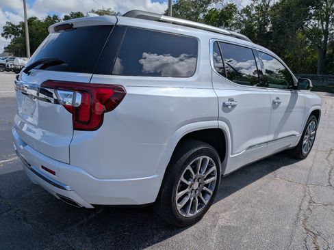 Used 2022 GMC Acadia Denali w/ Denali Ultimate Package FWD image 4