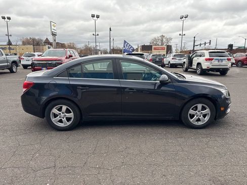 Used 2016 Chevrolet Cruze LT image 5