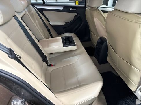 Used 2012 Volkswagen Jetta TDI FWD image 13