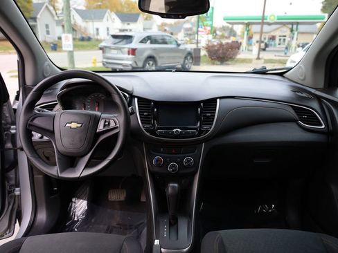 Used 2017 Chevrolet Trax LS image 19