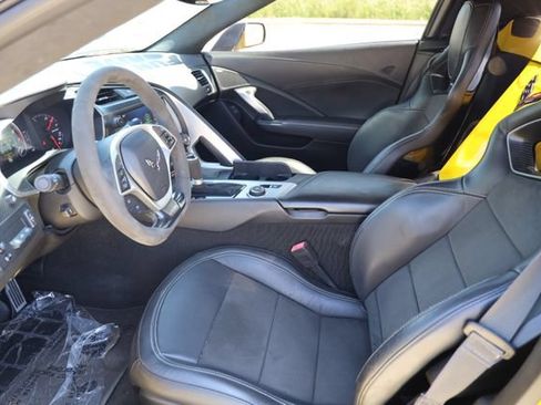 Used 2015 Chevrolet Corvette Z06 w/ 3LZ Preferred Equipment Group RWD image 11