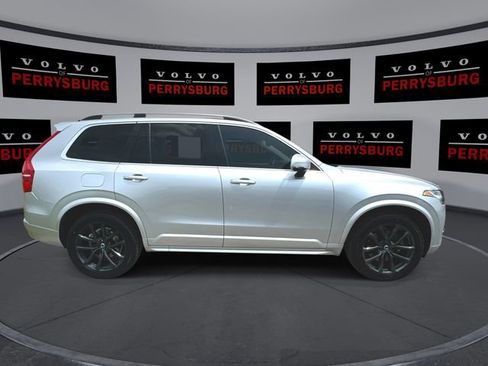 Used 2019 Volvo XC90 T5 Momentum w/ Protection Package Premier FWD image 9