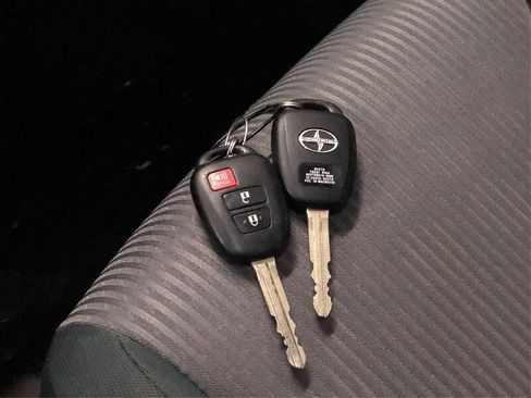 Used 2014 Scion tC FWD image 24