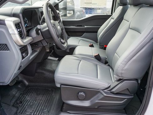 New 2024 Ford F250 XL w/ XL Chrome Package image 17