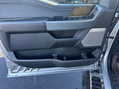 Used 2022 Ford F150 Lariat image 14