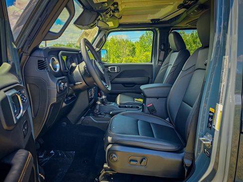 New 2026 Jeep Gladiator Sport AWD/4WD image 11