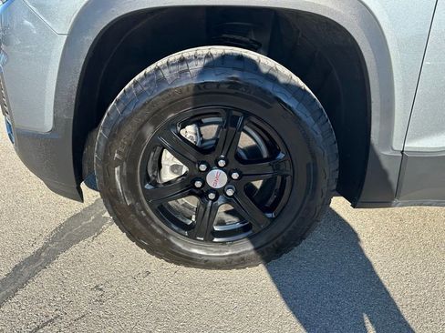 Used 2023 GMC Acadia AT4 image 8