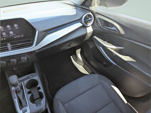 Used 2024 Chevrolet Trax LS w/ LS Convenience Package FWD image 20