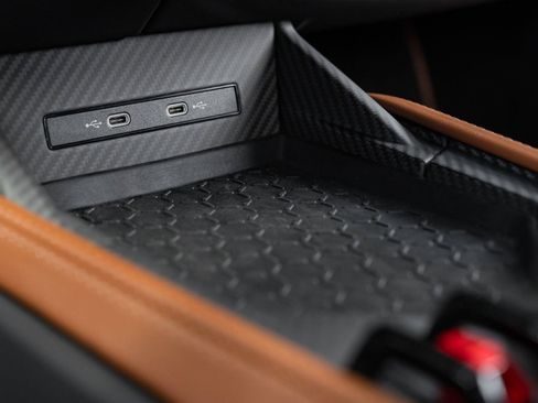Used 2024 Lamborghini Revuelto AWD/4WD image 41