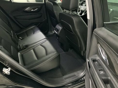 Used 2024 GMC Terrain SLT image 20