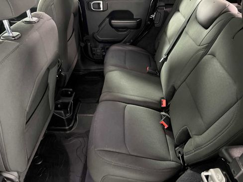 Used 2020 Jeep Wrangler Unlimited Sport S image 36