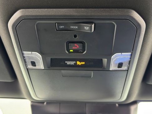 Used 2025 Toyota Tacoma TRD Off-Road image 32