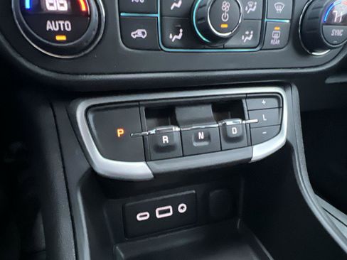 Certified 2022 GMC Terrain SLE w/ Driver Convenience Package image 16