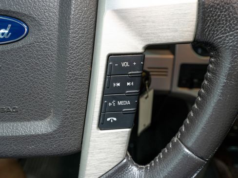 Used 2013 Ford F150 Platinum image 30