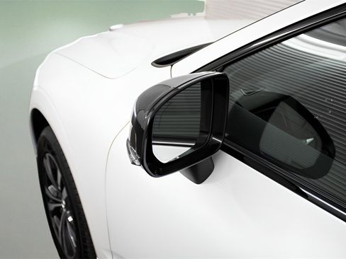 Certified 2025 Volvo XC60 B5 Core w/ Protection Package Premier image 8