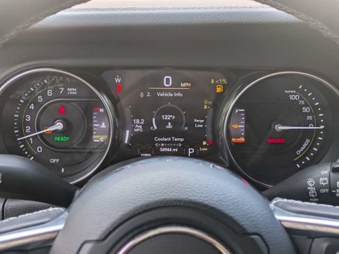 Used 2022 Jeep Wrangler Unlimited Sahara w/ Cold Weather Group AWD/4WD image 31