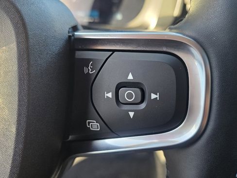 Certified 2025 Volvo XC40 B5 Core w/ Climate Package image 22