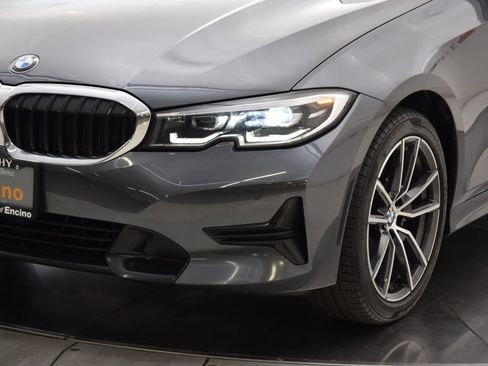 Used 2021 BMW 330i Sedan w/ Driving Assistance Package image 11