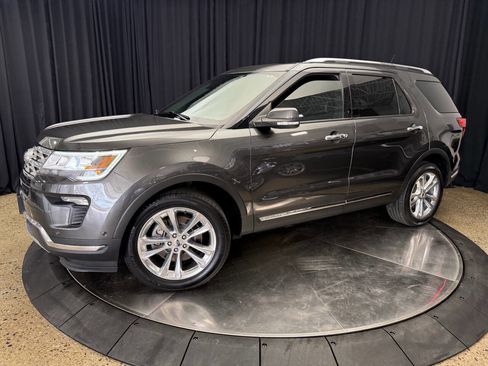 Used 2018 Ford Explorer Limited w/ Equipment Group 301A image 3