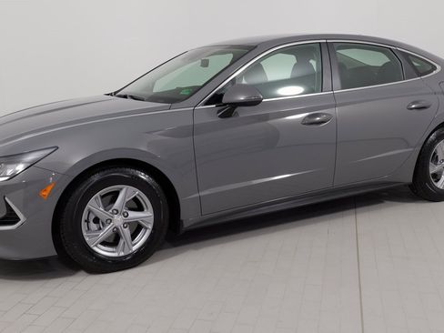 Used 2023 Hyundai Sonata SE image 3